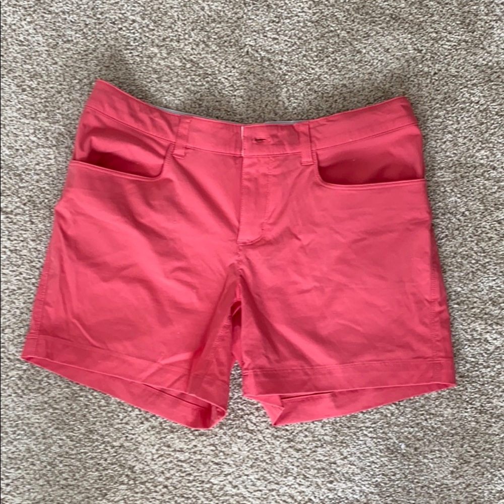 Women’s Patagonia Hiking shorts size 4 Pink